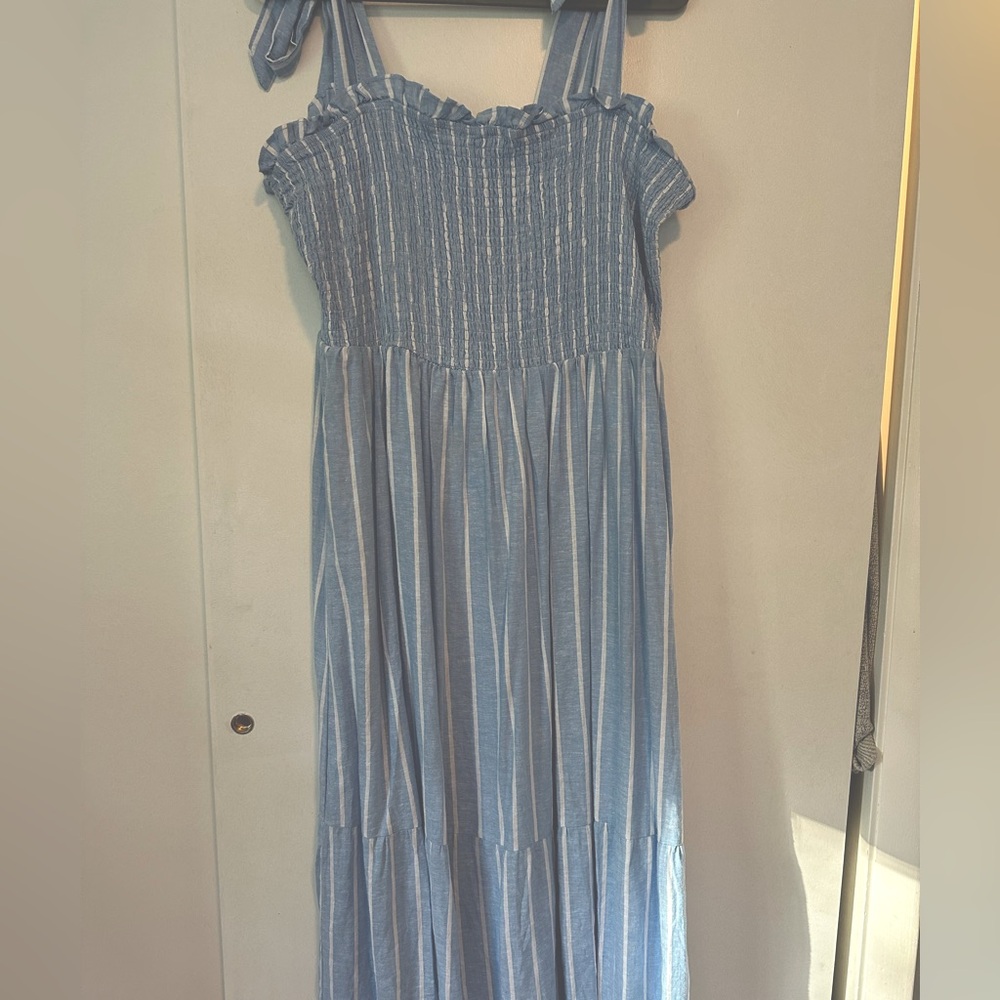 Linen blend light blue tie-sleeve beach dress